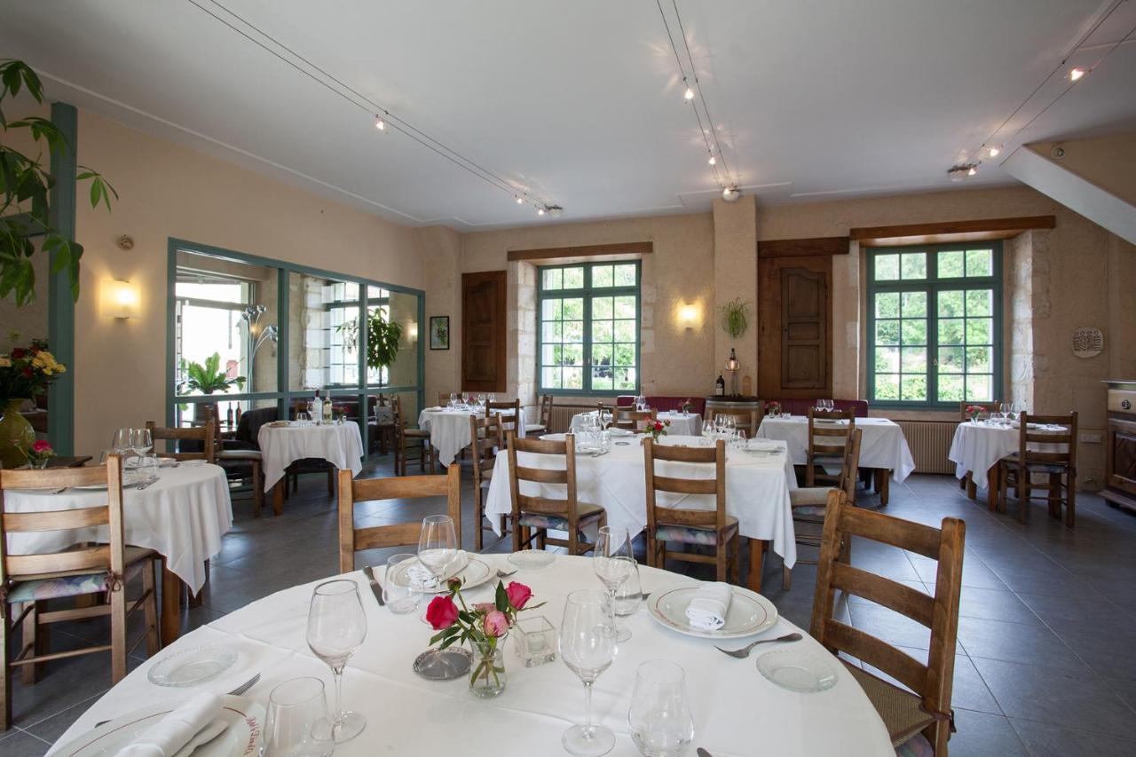 Le Lion D'Or Hotell Manzac-sur-Vern Exteriör bild