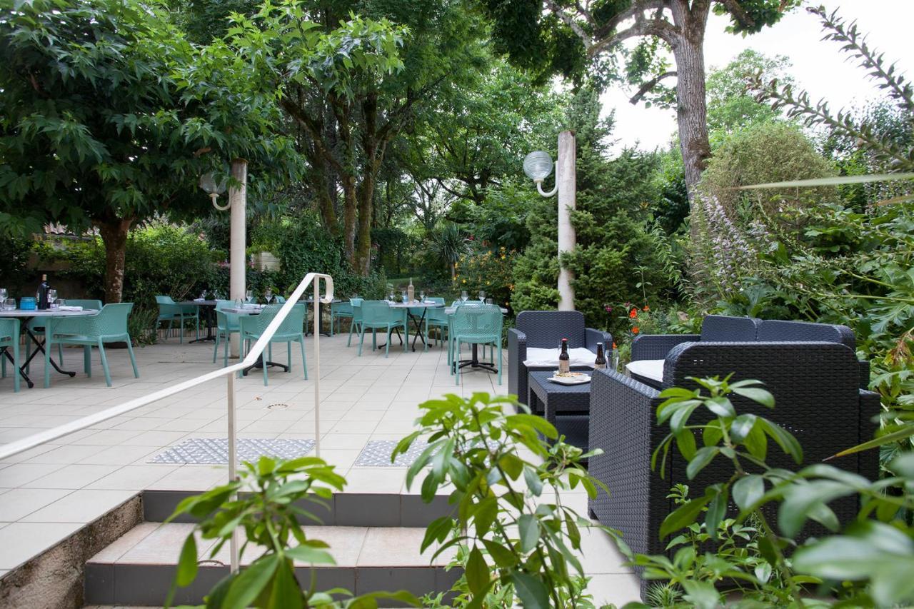 Le Lion D'Or Hotell Manzac-sur-Vern Exteriör bild