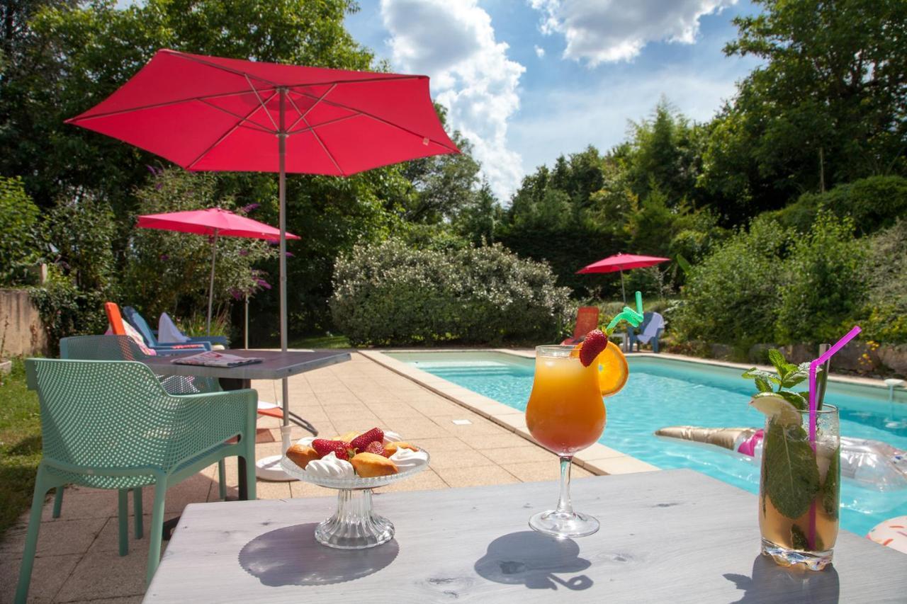 Le Lion D'Or Hotell Manzac-sur-Vern Exteriör bild