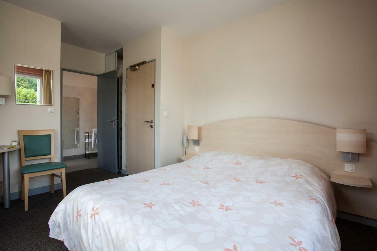 Le Lion D'Or Hotell Manzac-sur-Vern Exteriör bild