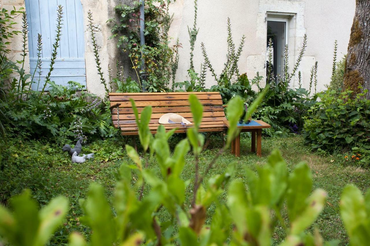 Le Lion D'Or Hotell Manzac-sur-Vern Exteriör bild
