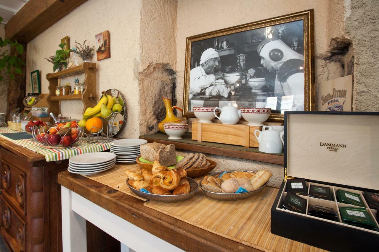 Le Lion D'Or Hotell Manzac-sur-Vern Exteriör bild