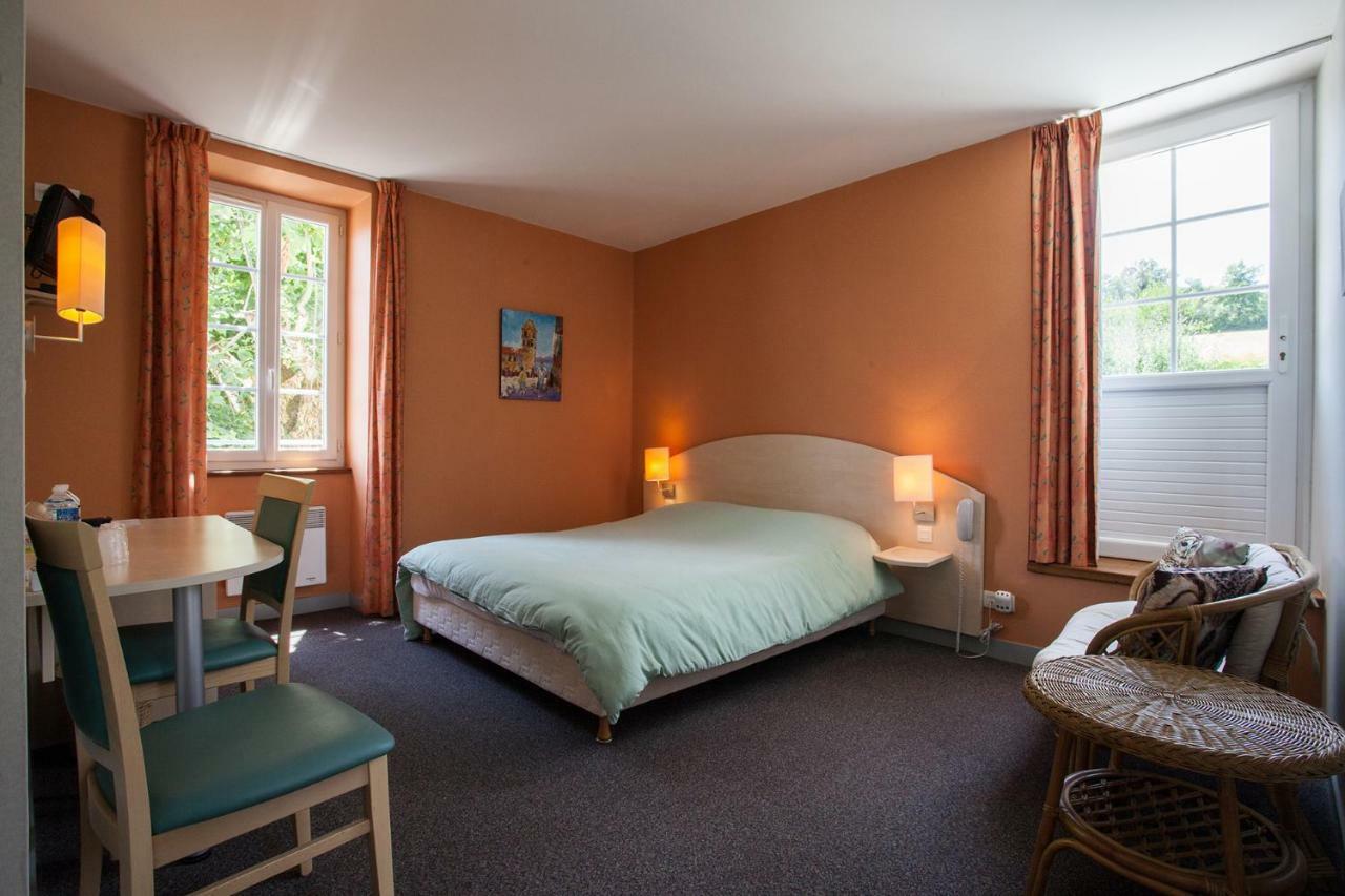 Le Lion D'Or Hotell Manzac-sur-Vern Exteriör bild
