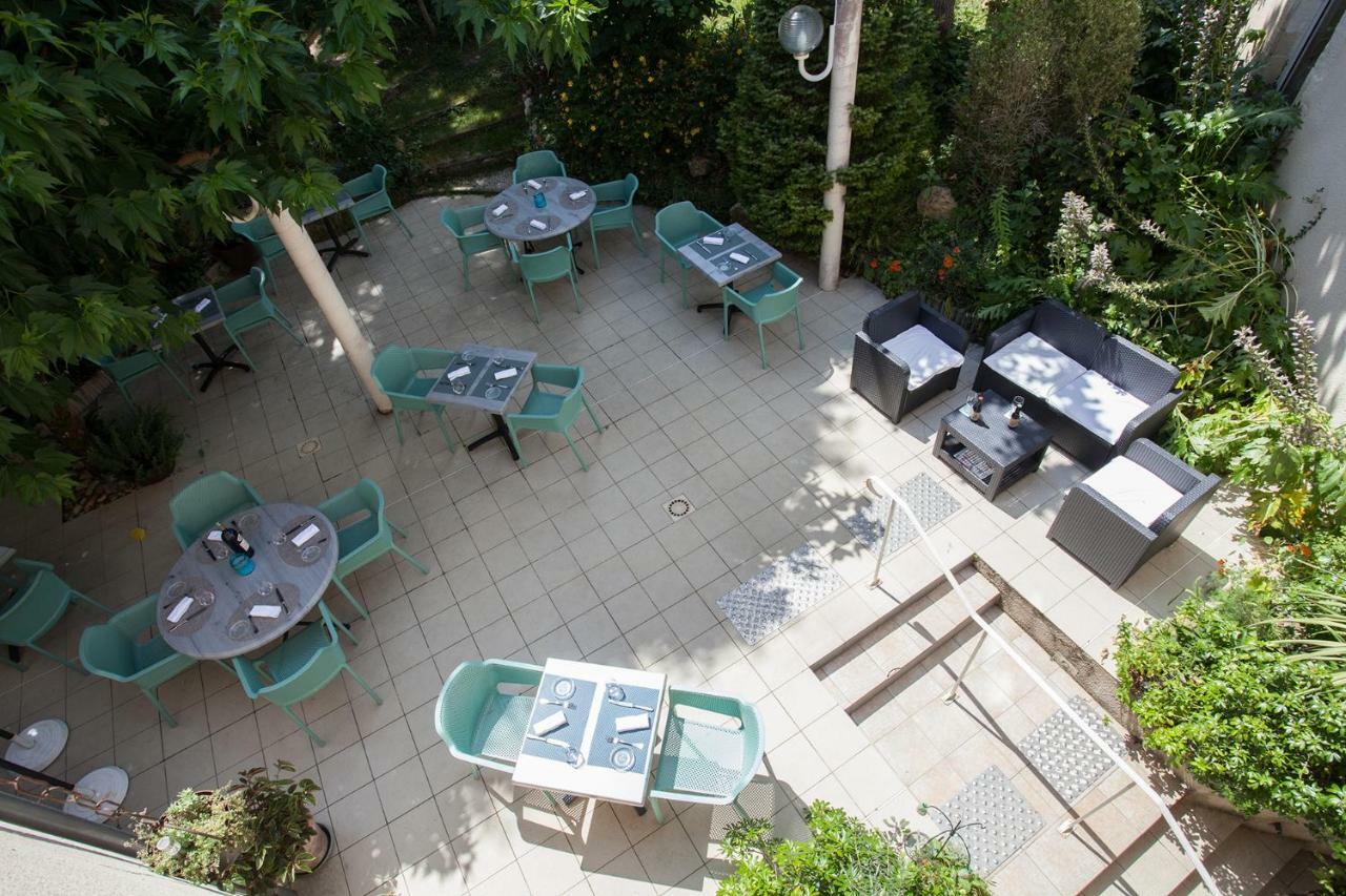 Le Lion D'Or Hotell Manzac-sur-Vern Exteriör bild